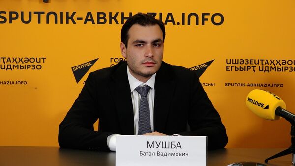 Брифинг министра энергетики Абхазии по итогам ликвидации последствий стихии - Sputnik Абхазия