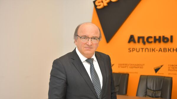 Встреча Владимира Путина с Бадрой Гунба. Мнение политолога - Sputnik Абхазия
