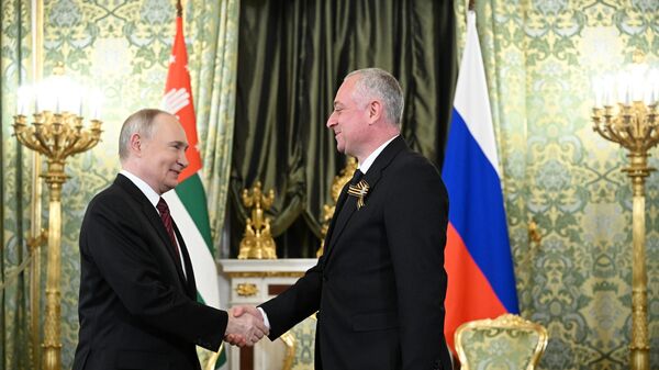 Встреча президента РФ В. Путина и президента Абхазии Б. Гунбы - Sputnik Абхазия
