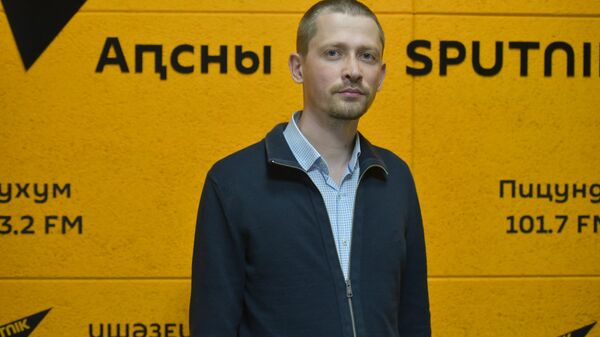 Лазба еиҭеиҳәеит Владислав Арӡынба изку адокументалтә фильм Ԥсҭазаарас иҟоу - ԥсадгьылуп - Sputnik Аҧсны