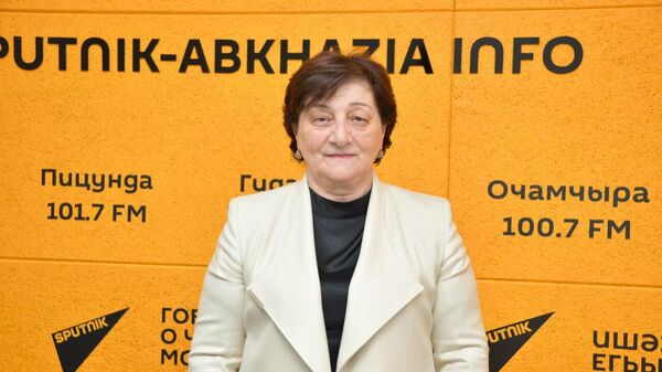 Последний звонок прозвенел в школах Абхазии - Sputnik Абхазия