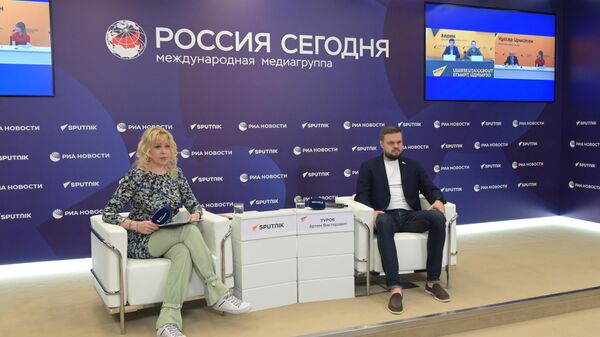 Упрощенное получение гражданства России обсудили на видеомосте Москва-Сухум-Цхинвал - Sputnik Абхазия