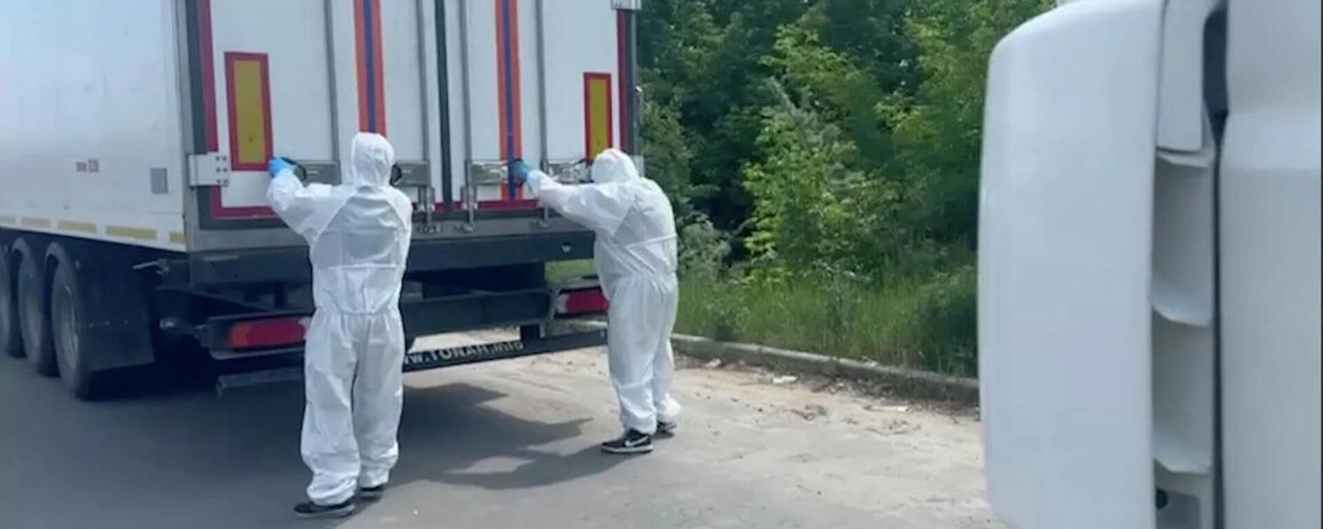 Минобороны показало рефрижераторы с телами погибших бойцов ВСУ для обмена - Sputnik Абхазия, 1920, 07.06.2025
