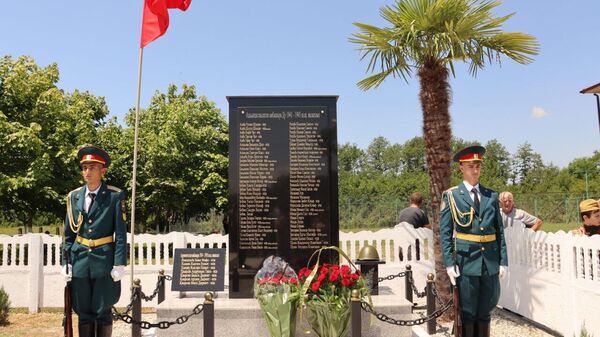 Памятник героям Великой Отечественной войны открыли в селе Лашкиндар Очамчырского района.  - Sputnik Аҧсны