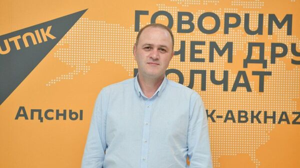 Еныкь еиҭеиҳәеит Аҿар ртеатр аусура аиӷьтәразы иӡбатәу азҵаарақәа ртәы - Sputnik Аҧсны