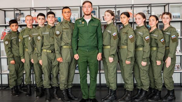 Школьники из Абхазии отправились в оборонно-спортивный лагерь в Воронежской области - Sputnik Аҧсны