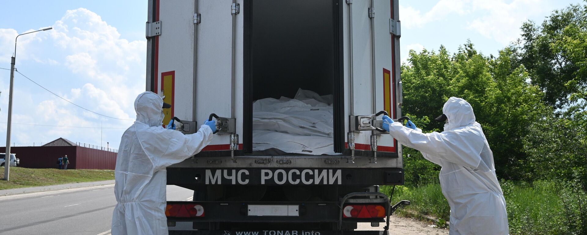 Рефрижераторы с телами военнослужащих ВСУ - Sputnik Абхазия, 1920, 16.06.2025