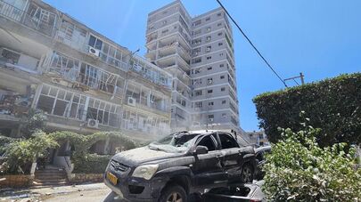 Последствия ракетного обстрела Израиля со стороны Ирана