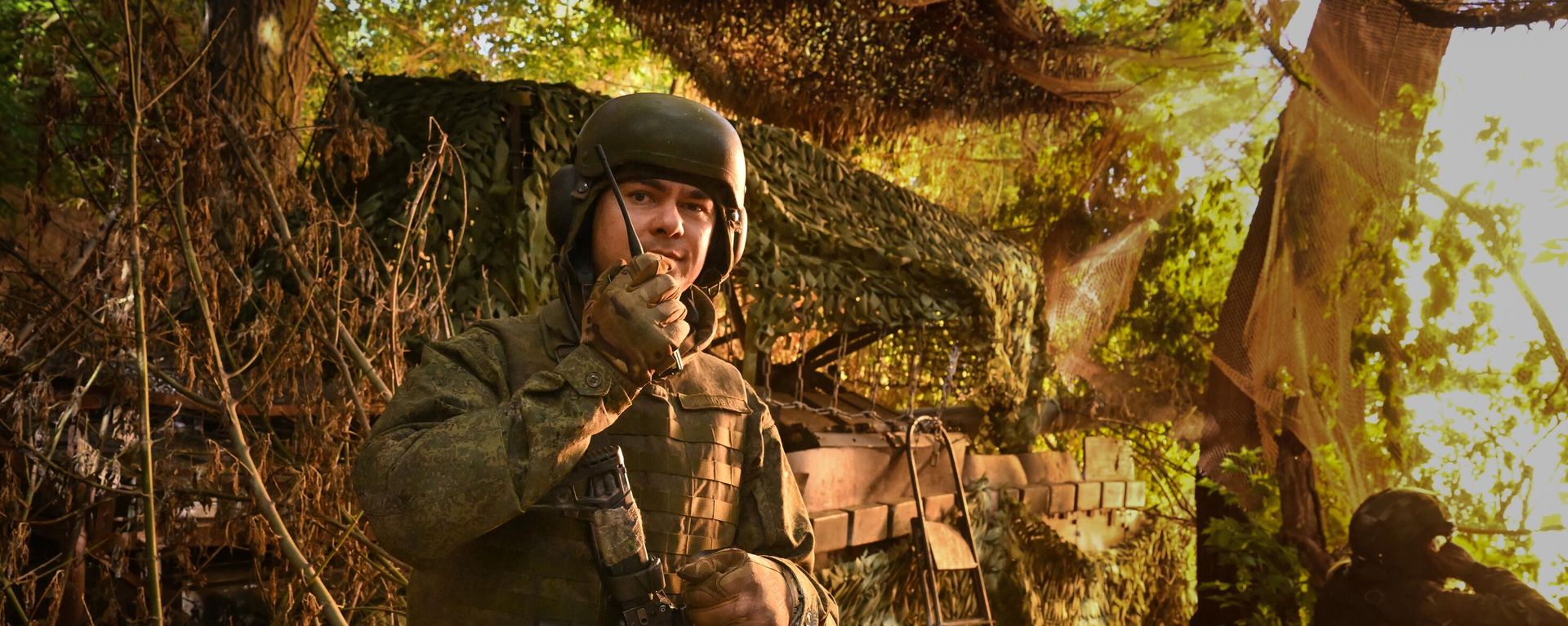 Боевая работы экипажа танка Т-80БВМ группировки войск Центр на Красноармейском направлении СВО - Sputnik Абхазия, 1920, 03.07.2026