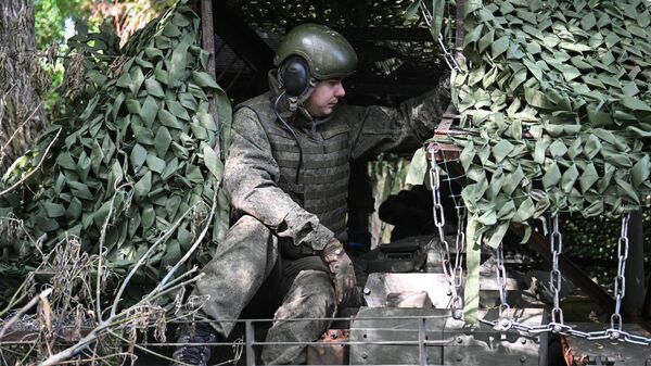 Боевая работы экипажа танка Т-80БВМ группировки войск Центр на Красноармейском направлении СВО - Sputnik Аҧсны