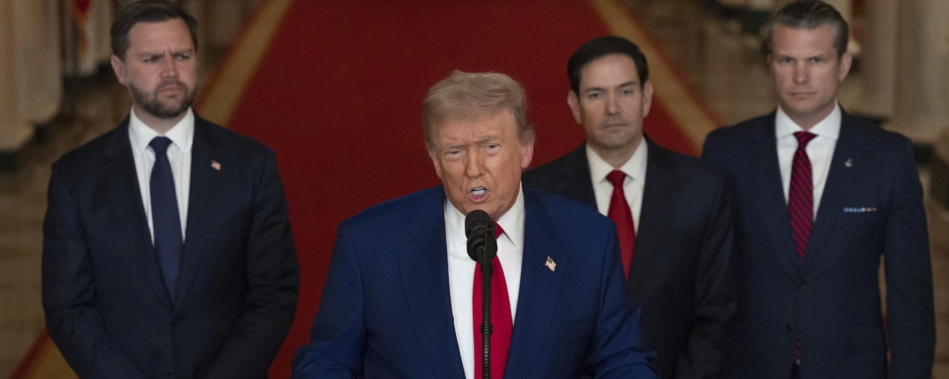 Президент Дональд Трамп выступает в Восточной комнате Белого дома в Вашингтоне в субботу, 21 июня 2025 года - Sputnik Абхазия, 1920, 22.06.2025