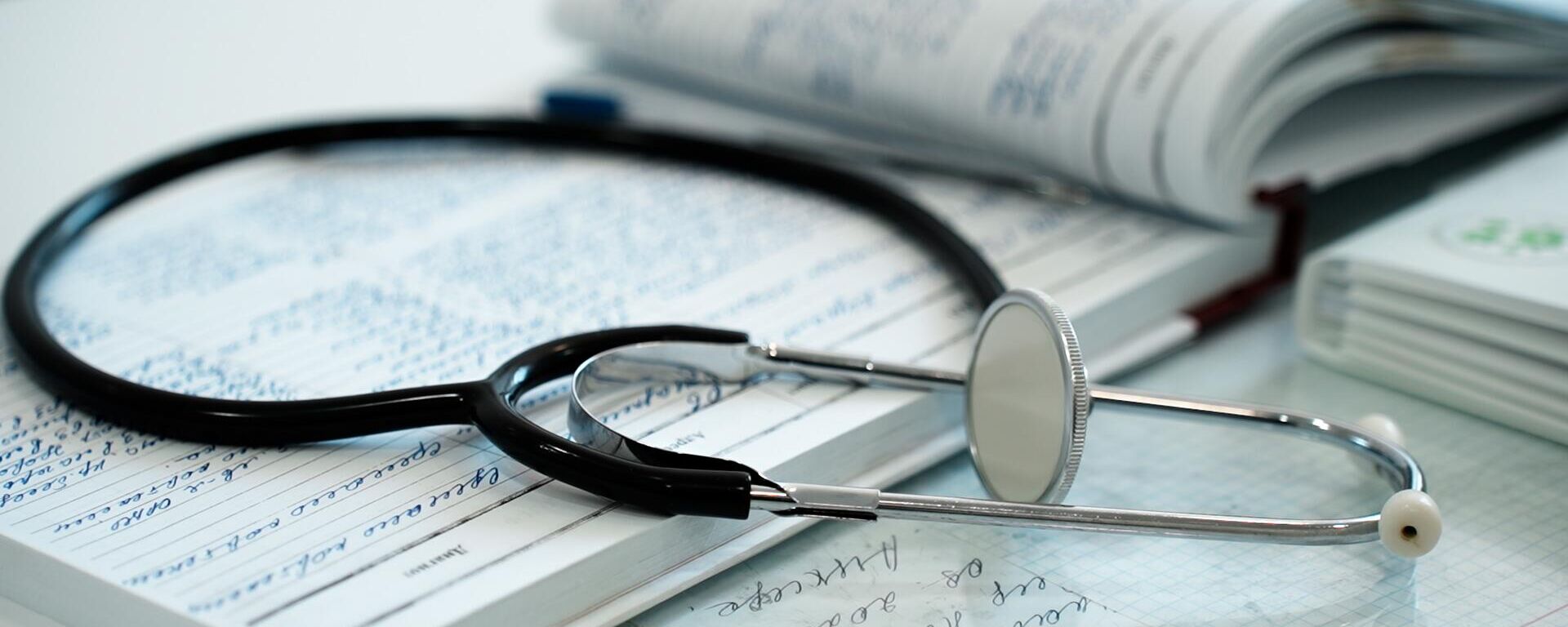 Елена Антошина педиатр из Саратова в Ткуарчалской ЦРБ - Sputnik Абхазия, 1920, 18.10.2025