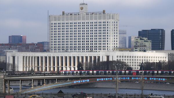 Вид на Дом Правительства РФ, Новоарбатский мост и Смоленский метромост с Ростовской набережной в Москве. - Sputnik Абхазия