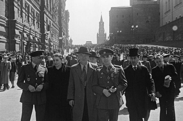Москва. Красная площадь 24 июня 1945 года - Sputnik Абхазия