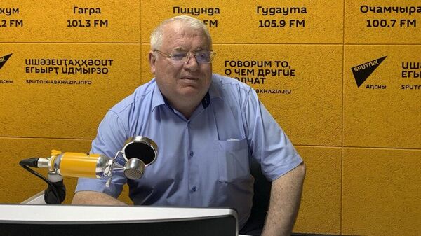 Ученому-историку Сослану Салакая – 60. Интервью с юбиляром - Sputnik Абхазия