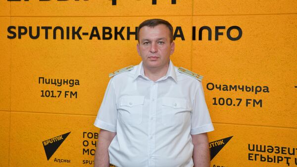 Контроль на границе: работа КПП в Сухумском аэропорту и нелегалы из Грузии - Sputnik Абхазия