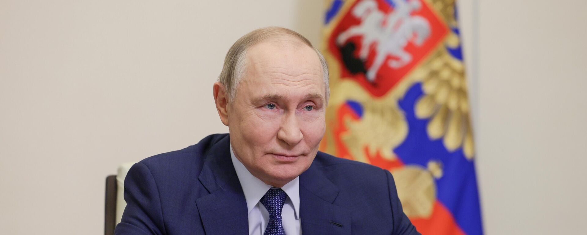 Президент Владимир Путин по видеосвязи принял участие в открытии молодёжных центров в регионах  - Sputnik Абхазия, 1920, 28.06.2025