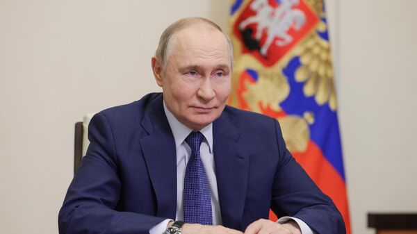 Президент Владимир Путин по видеосвязи принял участие в открытии молодёжных центров в регионах  - Sputnik Абхазия