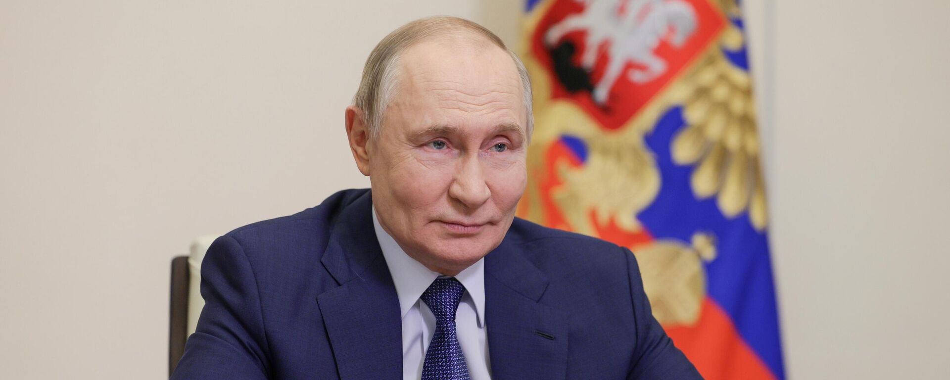 Президент Владимир Путин по видеосвязи принял участие в открытии молодёжных центров в регионах  - Sputnik Абхазия, 1920, 28.06.2025