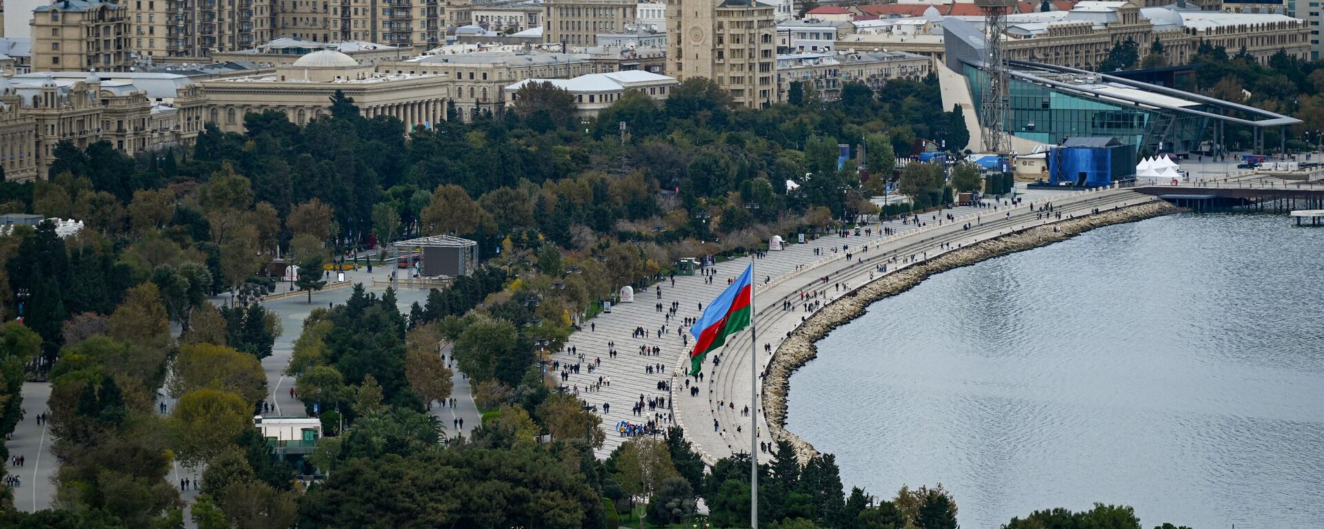 Бакинский бульвар на набережной Бакинской бухты - Sputnik Абхазия, 1920, 05.09.2025