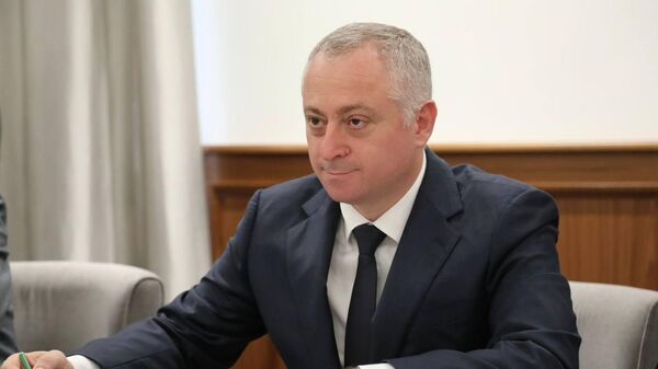 Соглашение об осуществлении международных и внешнеэкономических связей между Гудаутским районом и Самарой подписали сегодня в Администрации президента Абхазии - Sputnik Абхазия