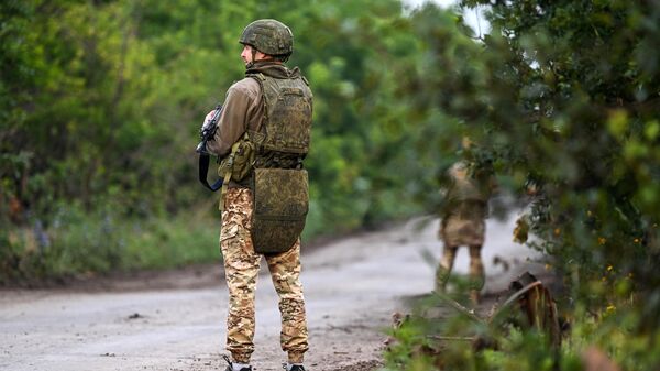 Боевая работа расчета РСЗО Град группировки войск Центр на Красноармейском направлении СВО - Sputnik Аҧсны