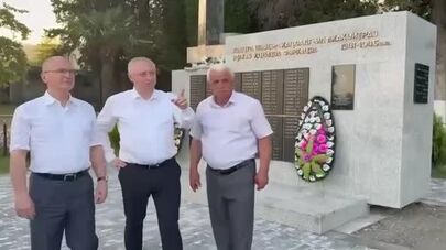 Бадра Гунба и Сергей Кириенко посетили Ачандару, родовое село главы государства