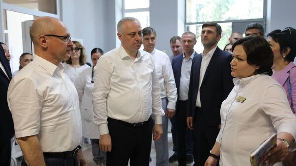 Итоги масштабной детской диспансеризации в Абхазии обсудили с российскими врачами Гунба и Кириенко.  - Sputnik Аҧсны