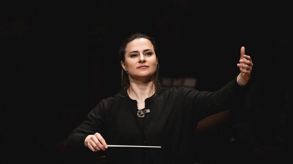 Grand Opera Gala в Пицунде: интервью с дирижером Ростовского симфонического оркестра - Sputnik Абхазия