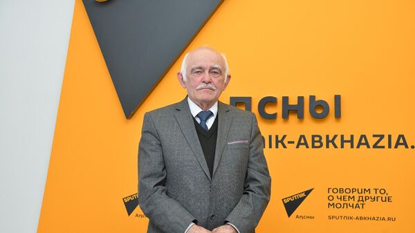 Идунеи иԥсахит Аԥсны зҽаԥсазтәыз агроном Гьаргь Ҳәатышь. Аҩыза игәалашәара - Sputnik Аҧсны