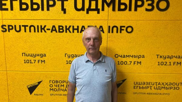 В Сухуме прошел турнир по плаванию в честь Великой Победы - Sputnik Абхазия
