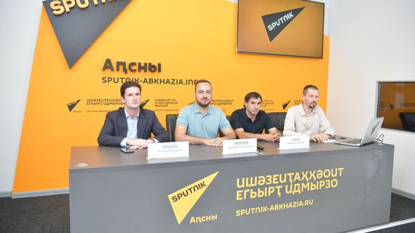 Пресс-конференция по итогам визита Дирекции Всемирного фестиваля молодежи в Сухуме  - Sputnik Абхазия