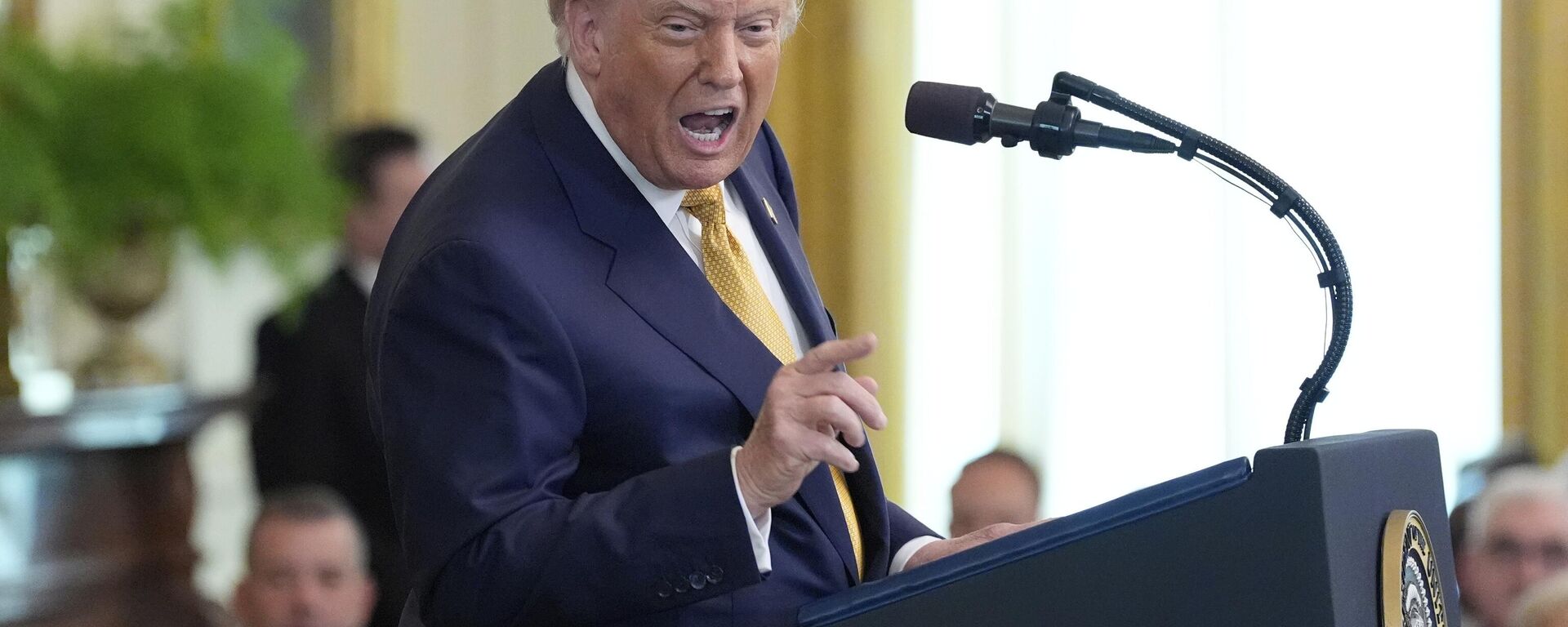 Дональд Трамп  - Sputnik Абхазия, 1920, 04.08.2025