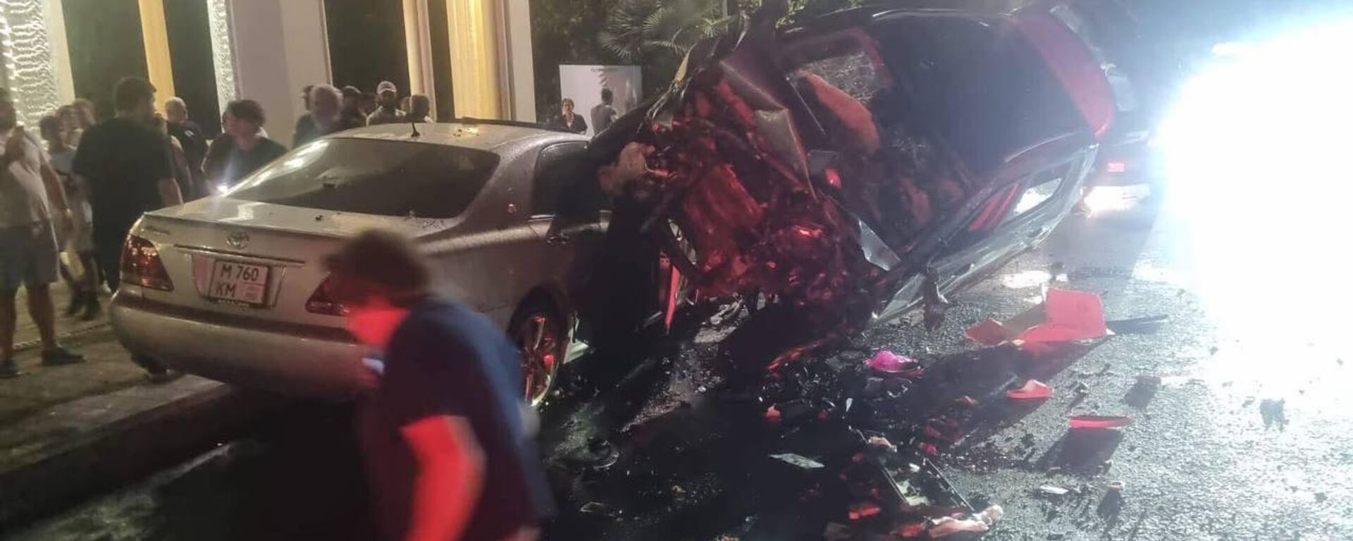 Один человек погиб в результате ДТП с пятью автомобилями в Гагре, сообщили в пресс-службе МЧС - Sputnik Аҧсны, 1920, 30.07.2025