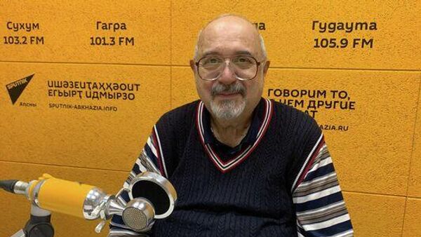 Взаимный интерес: Делба о связях абхазских и российских писателей    - Sputnik Абхазия