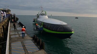 Первый тестовый рейс пассажирского судна "Комета 120М" из Сочи в Сухум