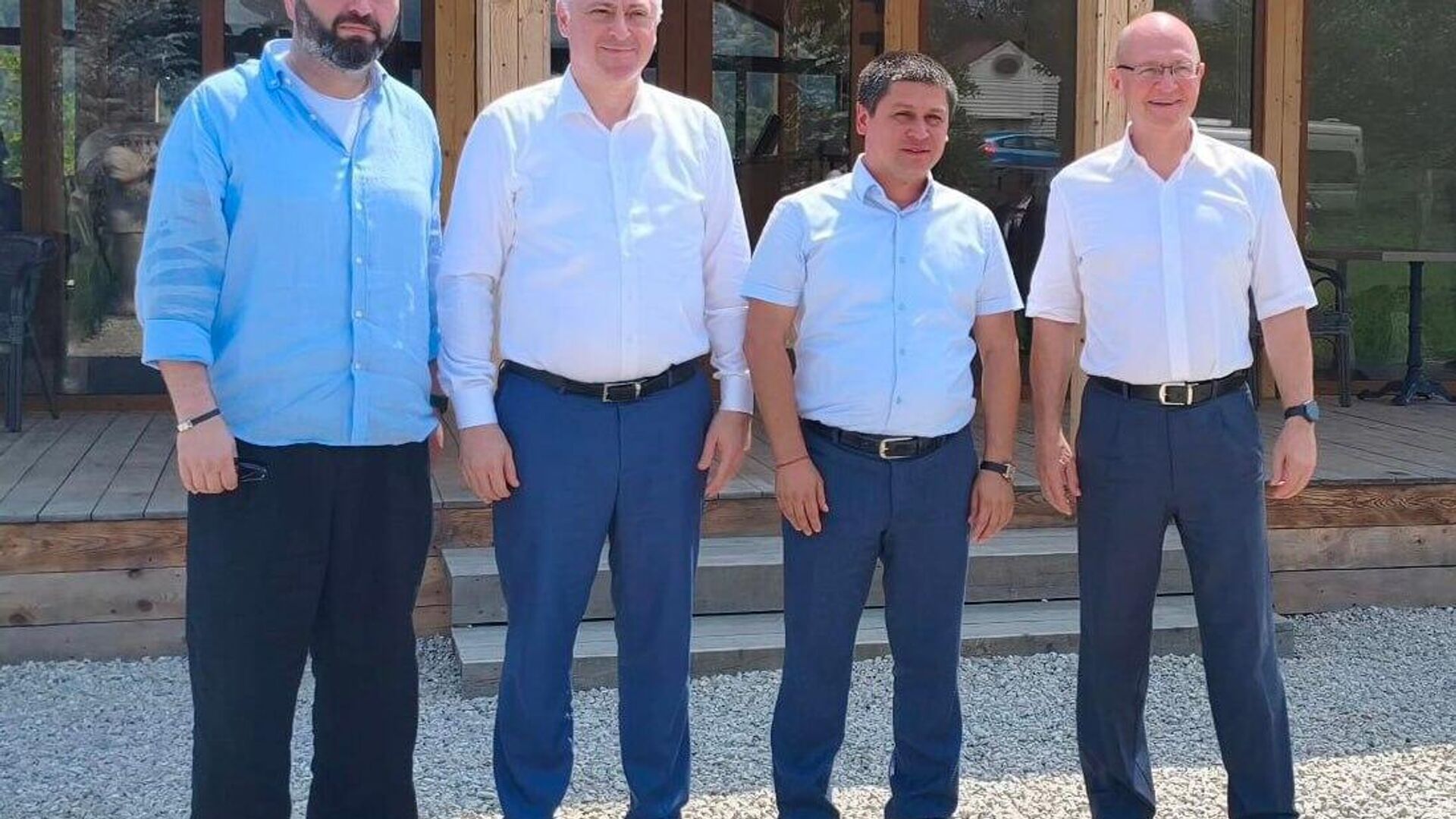 Развитие туризма в Абхазии обсудили Бадра Гунба и Сергей Кириенко с представителями отрасли Развитие туризма в Абхазии обсудили Бадра Гунба и Сергей Кириенко с представителями отрасли - Sputnik Абхазия, 1920, 07.08.2025