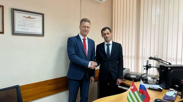 Экспертно-криминалистическое оборудование получил РНИИ судебных экспертиз при Минюсте Абхазии - Sputnik Абхазия