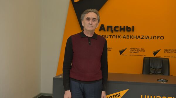 Ҳагба дазааҭгылеит адунеи аҿы имҩаԥысуа аполитикатә хҭысқәа ртәы - Sputnik Аҧсны