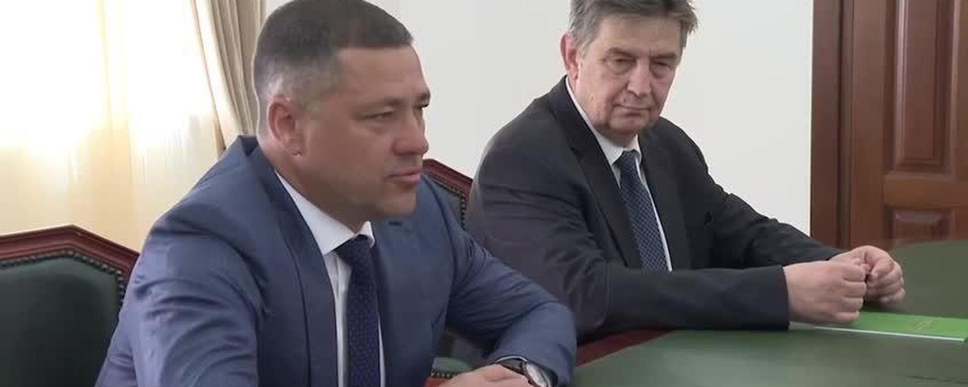 Псковская область готова субсидировать авиарейсы в Сухум, заявил губернатор Михаил Ведерников на встрече с президентом Бадрой Гунба - Sputnik Абхазия, 1920, 12.08.2025