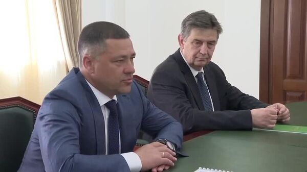 Псковская область готова субсидировать авиарейсы в Сухум, заявил губернатор Михаил Ведерников на встрече с президентом Бадрой Гунба - Sputnik Абхазия