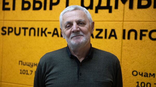Сергеи Дбар ихьз зху амузеи харҭәаахеит Руслан Габлиа иусумаҭақәа рыла - Sputnik Аҧсны