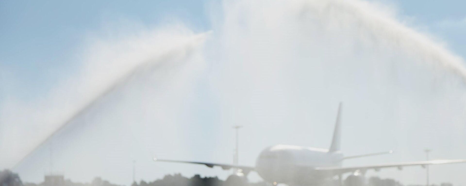 Первый рейс Санкт-Петербург – Сухум приземлился в аэропорту имени Владислава Ардзинба - Sputnik Абхазия, 1920, 15.12.2025