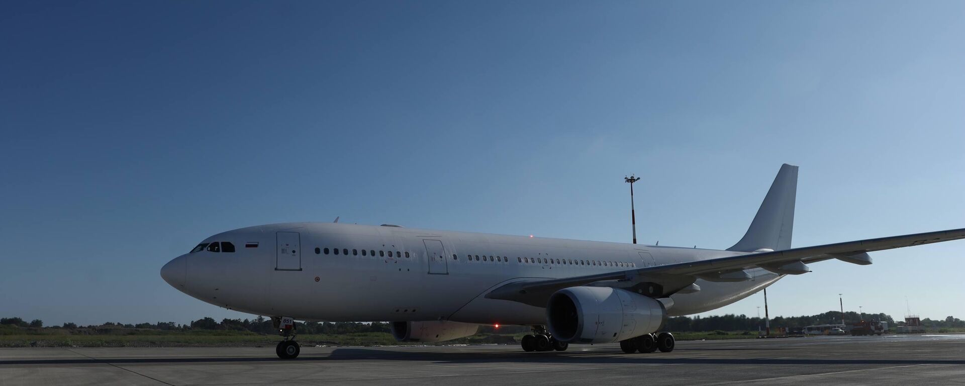 Первый рейс Санкт-Петербург – Сухум приземлился в аэропорту имени Владислава Ардзинба Первый рейс Санкт-Петербург – Сухум приземлился в аэропорту имени Владислава Ардзинба - Sputnik Абхазия, 1920, 13.03.2026