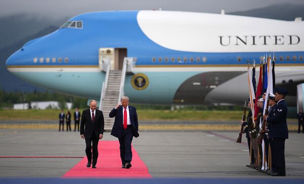Владимир Путини Дональд Трампи Алиаска имҩаԥысыз реиҿцәажәарақәа 2 сааҭки 45 минуҭи ицон.Афото: Ендрҩ Харник/Getty Images) Владимир Путини Дональд Трампи Алиаска имҩаԥысыз реиҿцәажәарақәа 2 сааҭки 45 минуҭи ицон.Афото: Ендрҩ Харник/Getty Images) - Sputnik Аҧсны