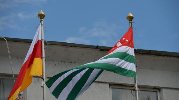 Флаг Абхазии и Южной Осетии  - Sputnik Абхазия