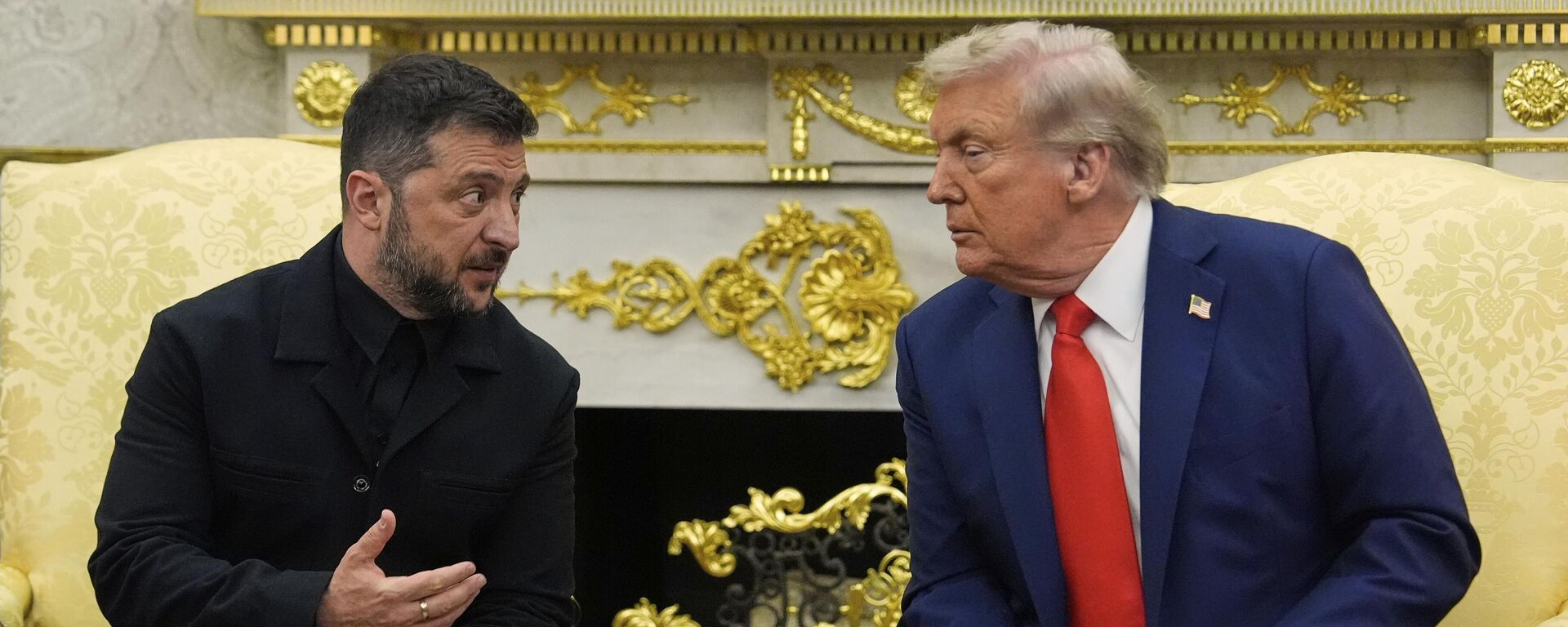 Президент Дональд Трамп встречается с президентом Украины Владимиром Зеленским в Овальном кабинете Белого дома в понедельник, 18 августа 2025 года, в Вашингтоне - Sputnik Абхазия, 1920, 18.08.2025