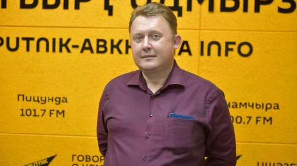 Открытие мемориала, воспитание молодежи и память: Медвенский о Санчара – 2025. Дорога к обелиску - Sputnik Абхазия