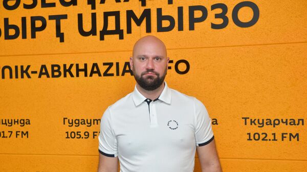 Ремонт дорог, водоснабжение и крупные проекты: Гамисония рассказал о планах УКС - Sputnik Абхазия