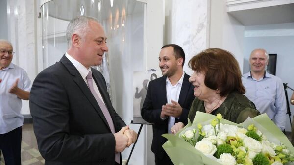 Президент Абхазии поздравил Софу Агумаа и Абхазский государственный молодёжный театр с юбилеем - Sputnik Абхазия